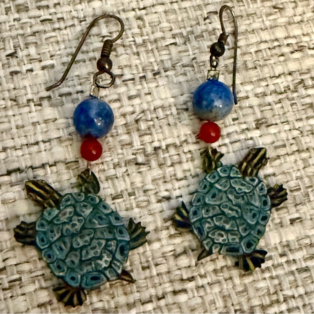 5 for $25! Beautiful Sea Turtle Beaded Dangle Earrings